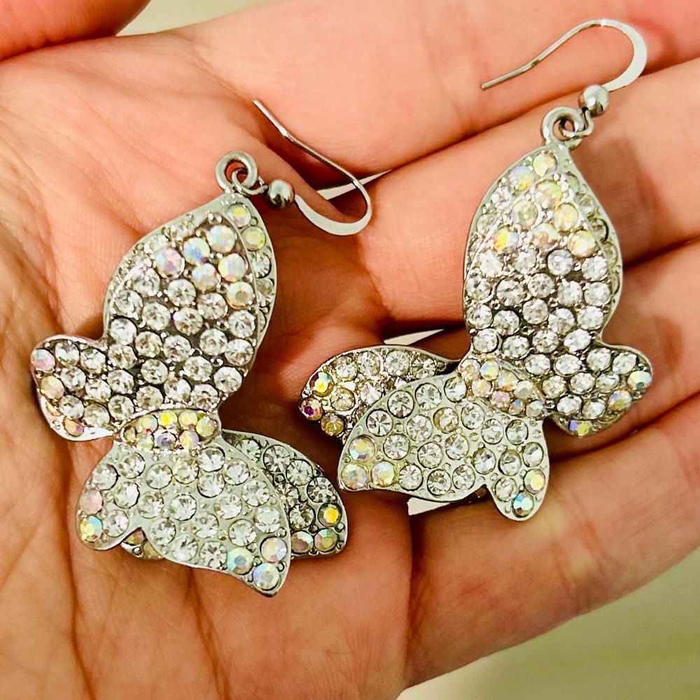 Elegant Boutique Silver Tone Vintage Butterfly Dangle Drop Earrings Rhinestones
